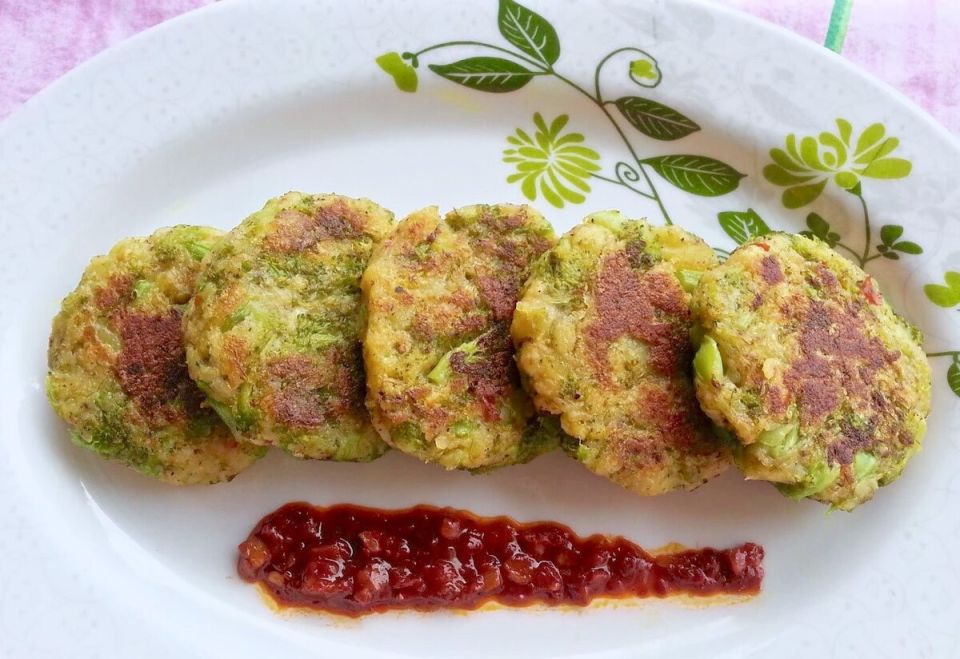 Легкий и вкусный ужин: котлеты из брокколи и рыбное тельное