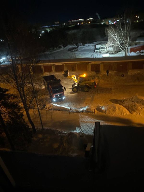 "А когда убирать еще?": между тюменцами разгорелся спор из-за уборки снега