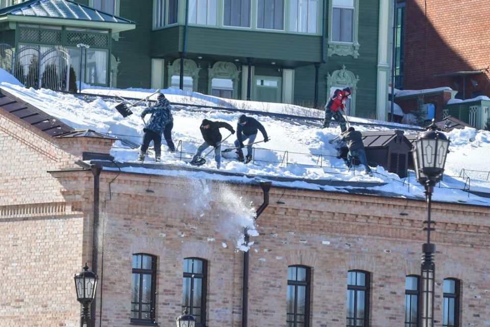 В Тюмени очистку крыш от льда и снега контролирует автоматическая система с ИИ