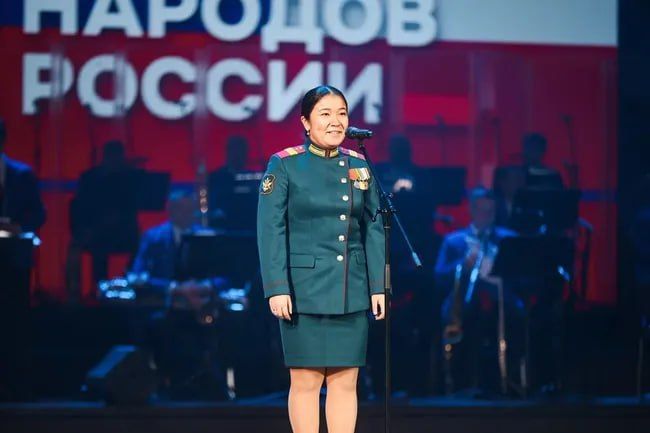 Тюменка, награжденная медалью Жукова, открыла Год единства народов России