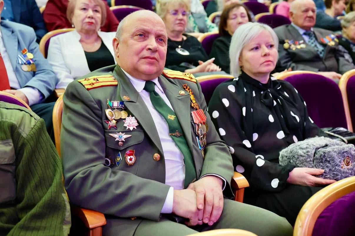 Друзья! Делюсь с вами яркими фотокарточками с концерта, посвященного Дню защитника Отечества Друзья! Делюсь с вами яркими фотокарточками с концерта, посвященного Дню защитника Отечества