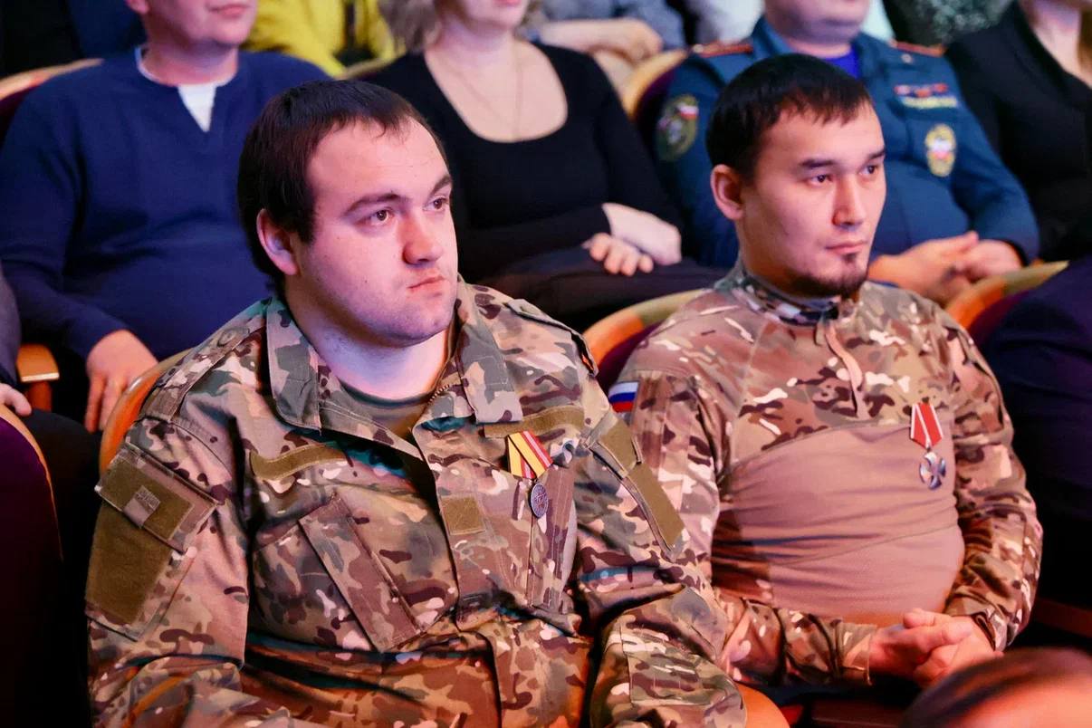 Друзья! Делюсь с вами яркими фотокарточками с концерта, посвященного Дню защитника Отечества Друзья! Делюсь с вами яркими фотокарточками с концерта, посвященного Дню защитника Отечества