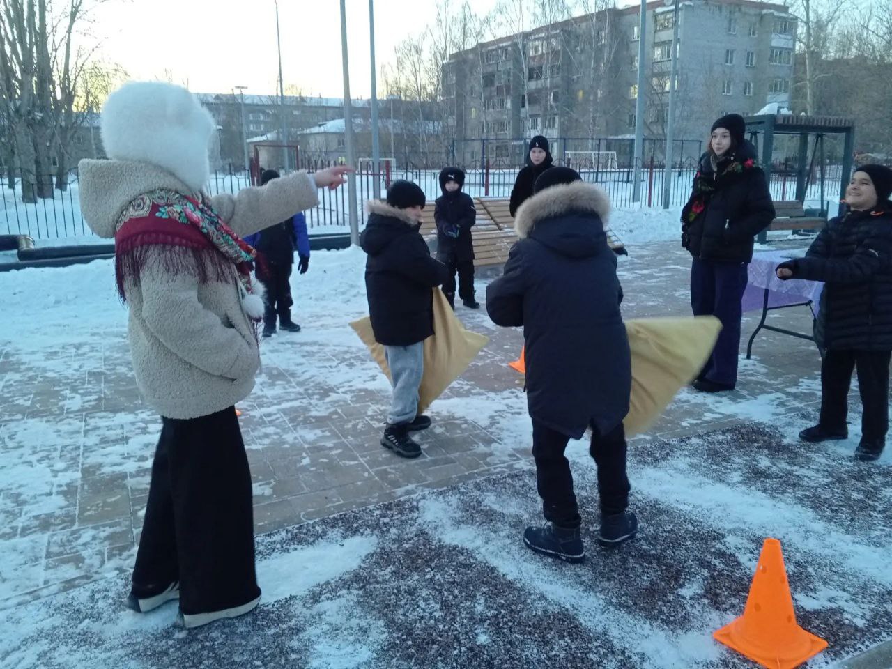 Масленица шагает по городу — вчера праздник заглянул в микрорайон Мелиораторов! Команда «Орфея» снова дарила улыбки, веселье и весеннее настроение! Масленица шагает по городу — вчера праздник заглянул в микрорайон Мелиораторов! Команда «Орфея» снова дарила улыбки, веселье и весеннее настроение!