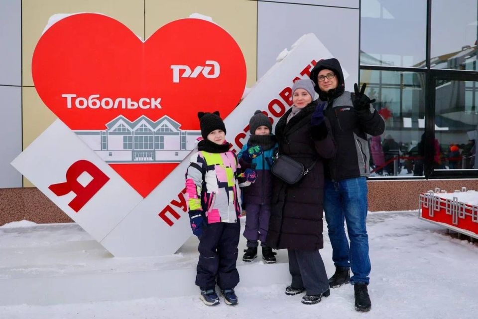 Сегодня Тобольск встретил целый поезд туристов в рамках федеральной программы поддержки путешествий по России