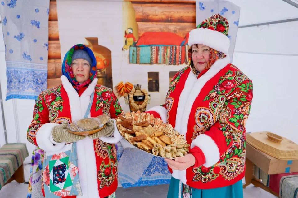 Сегодня на Базарной площади празднуем широкую Масленицу