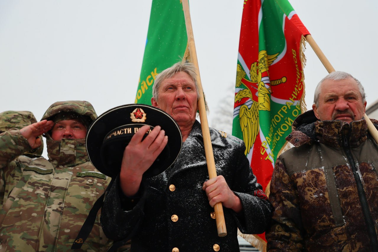 Гуманитарный конвой отправили из Тюмени в зону СВО ко Дню защитника Отечества Гуманитарный конвой отправили из Тюмени в зону СВО ко Дню защитника Отечества