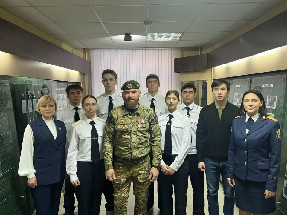 В следственном управлении Следственного комитета Российской Федерации по Тюменской области проведен урок мужества для кадетских классов гимназии №83 города Тюмени