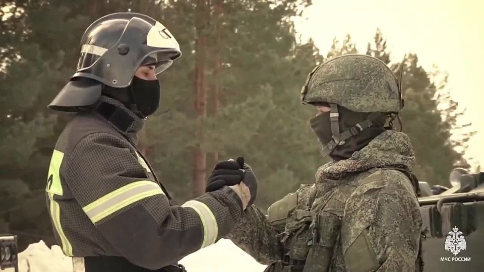 Поздравление начальника Главного управления МЧС России по Тюменской области генерал-майора внутренней службы Артура Аршалуйсовича Хачатряна