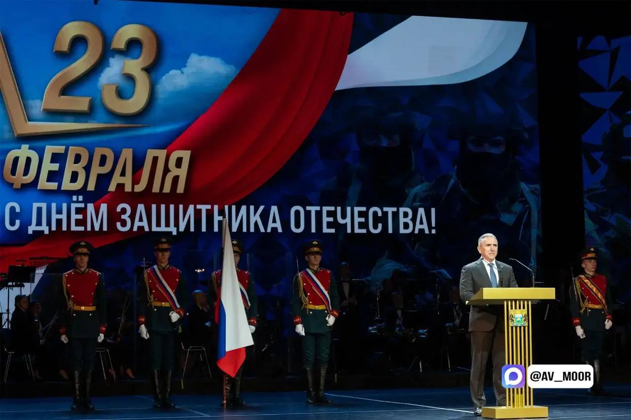 Александр Моор: Командиры подразделений, где несут сегодня службу наши земляки, регулярно просят передать слова благодарности родителям тюменских военнослужащих за воспитание настоящих патриотов, проявляющих на поле боя... Александр Моор: Командиры подразделений, где несут сегодня службу наши земляки, регулярно просят передать слова благодарности родителям тюменских военнослужащих за воспитание настоящих патриотов, проявляющих на поле боя...