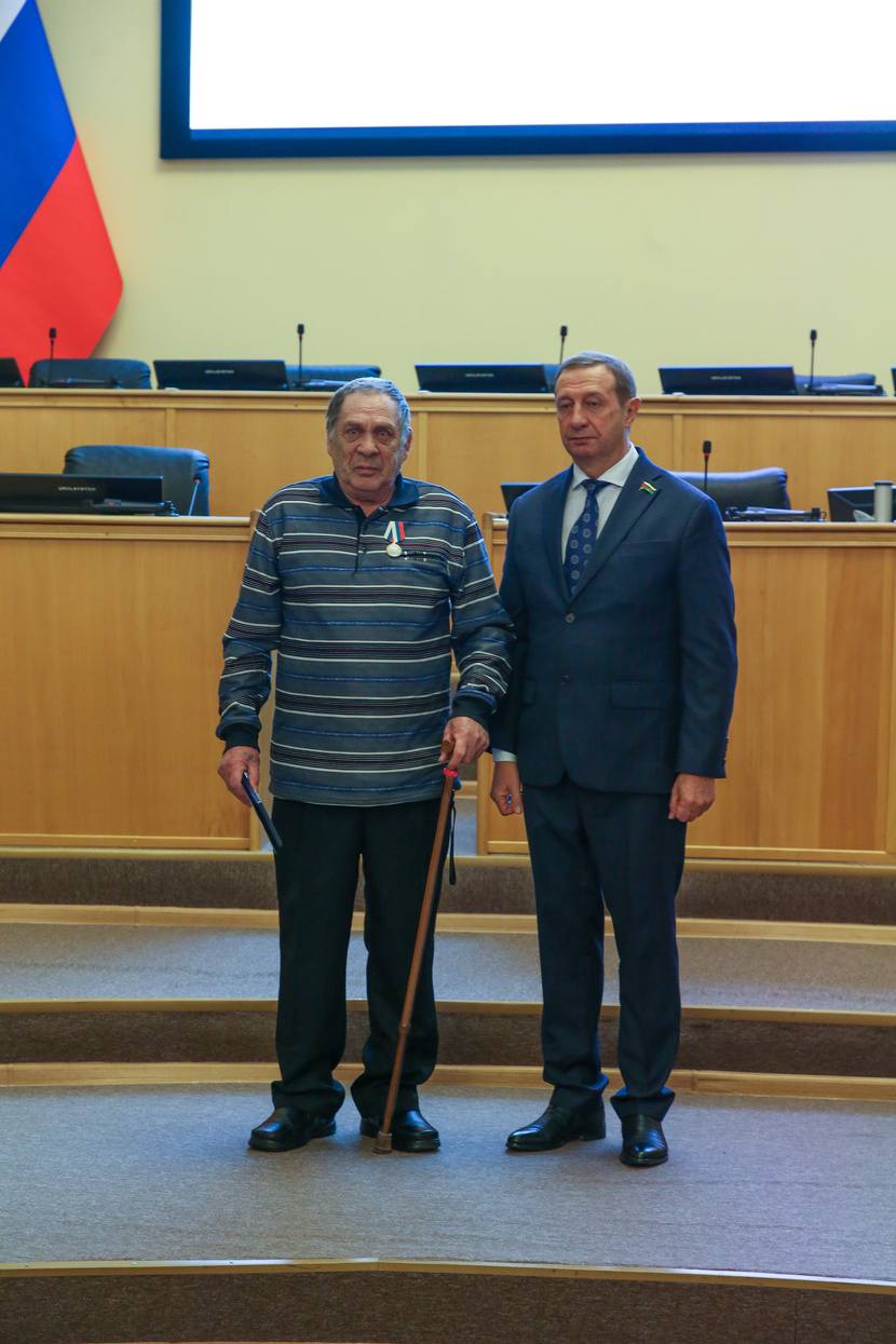 В Тюменской областной Думе состоялась торжественная церемония вручения награды общественного признания — медали «Отец солдата» В Тюменской областной Думе состоялась торжественная церемония вручения награды общественного признания — медали «Отец солдата»