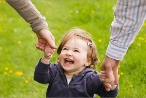 Как понимать и поддерживать годовалого ребенка в его открытиях