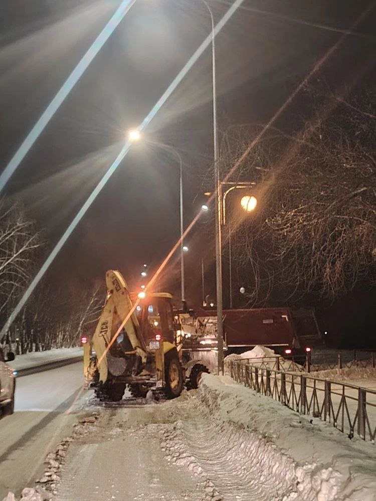 Максим Афанасьев: Вечером проехал по городу, чтобы лично оценить, как дорожные службы справляются с уборкой снега Максим Афанасьев: Вечером проехал по городу, чтобы лично оценить, как дорожные службы справляются с уборкой снега