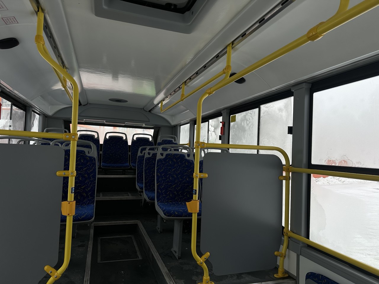 На смену выходят новые и большие На смену выходят новые и большие