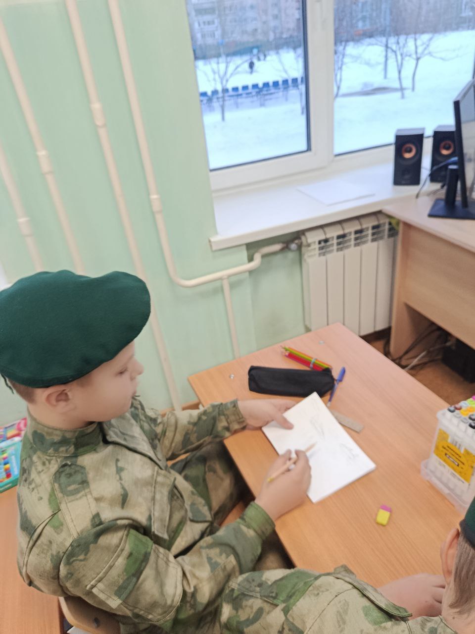 Почта России выступила логистическим партнёром акции «Письмо солдату», организованной Тюменским региональным отделением Всероссийского детско-юношеского военно-патриотического общественного движения «Юнармия» и управлением... Почта России выступила логистическим партнёром акции «Письмо солдату», организованной Тюменским региональным отделением Всероссийского детско-юношеского военно-патриотического общественного движения «Юнармия» и управлением...