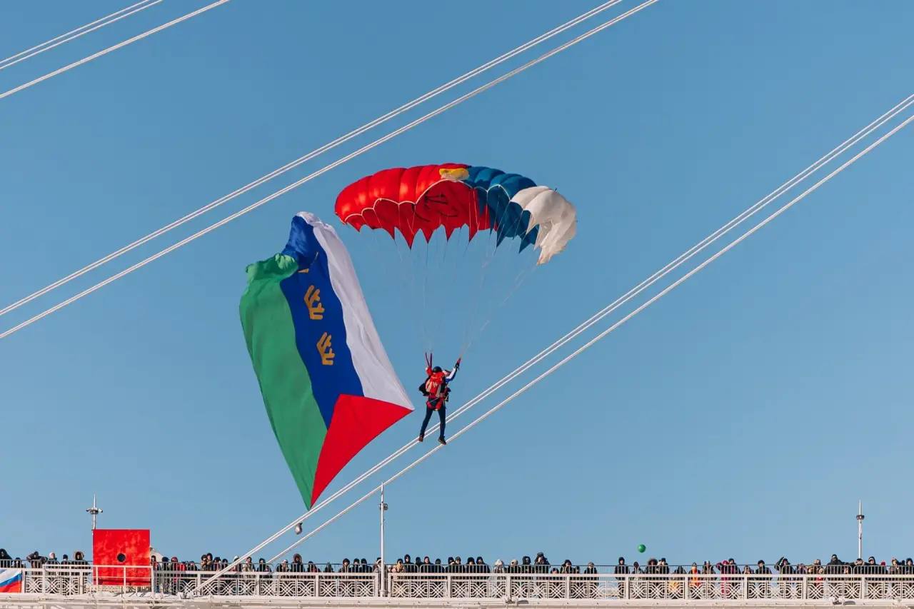 Тюменцы накануне отметили 23 февраля на Туре — там прошло масштабное шоу Спецоперация лед Тюменцы накануне отметили 23 февраля на Туре — там прошло масштабное шоу Спецоперация лед