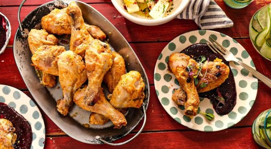 Куриные голени гриль с черничным соусом: как удивить гостей необычным сочетанием
