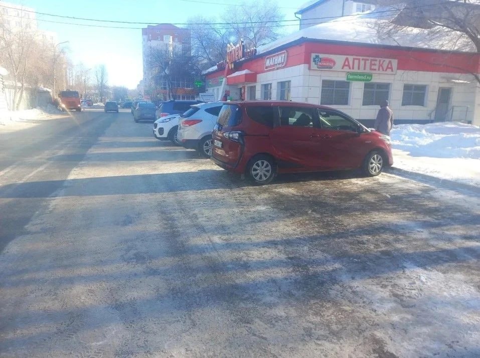 На проезде Шаимский успешно завершились работы по уборке территории На проезде Шаимский успешно завершились работы по уборке территории