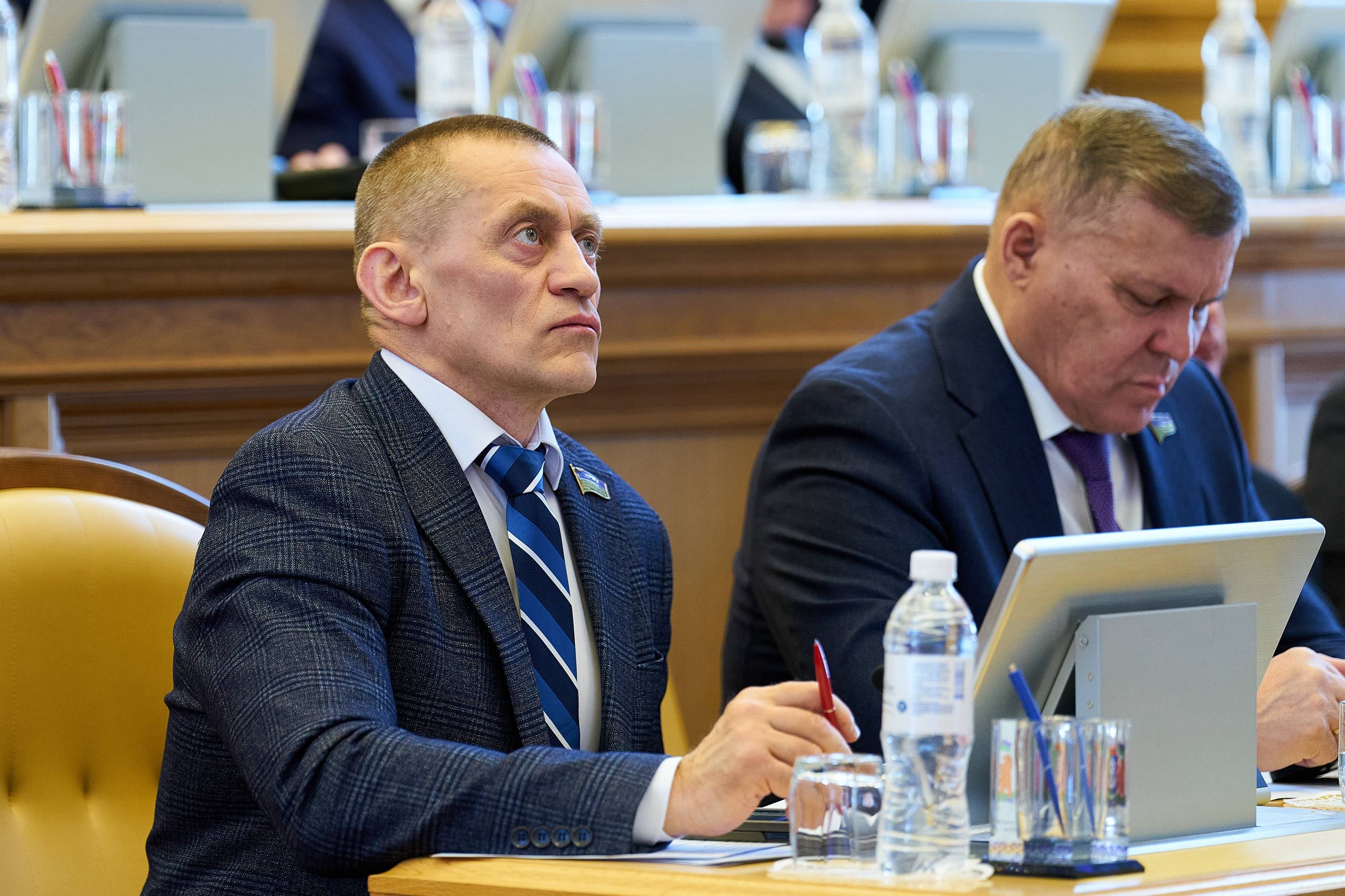 Руслан Кухарук: На первом в этом году заседании Думы Югры ее председатель Борис Сергеевич Хохряков представил отчет о результатах деятельности депутатского корпуса в 2025 году Руслан Кухарук: На первом в этом году заседании Думы Югры ее председатель Борис Сергеевич Хохряков представил отчет о результатах деятельности депутатского корпуса в 2025 году