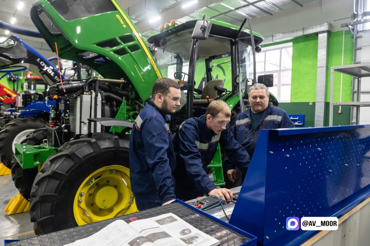 Александр Моор: В рамках реализации федерального проекта «Профессионалитет» в Тюменской области в этом году появятся три новых кластера – строительство, химия и сельское хозяйство