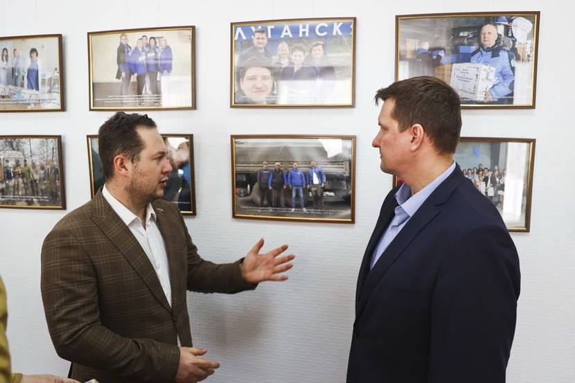 В Тюменской областной Думе открылась фотовыставка «Наш вклад в Победу» В Тюменской областной Думе открылась фотовыставка «Наш вклад в Победу»