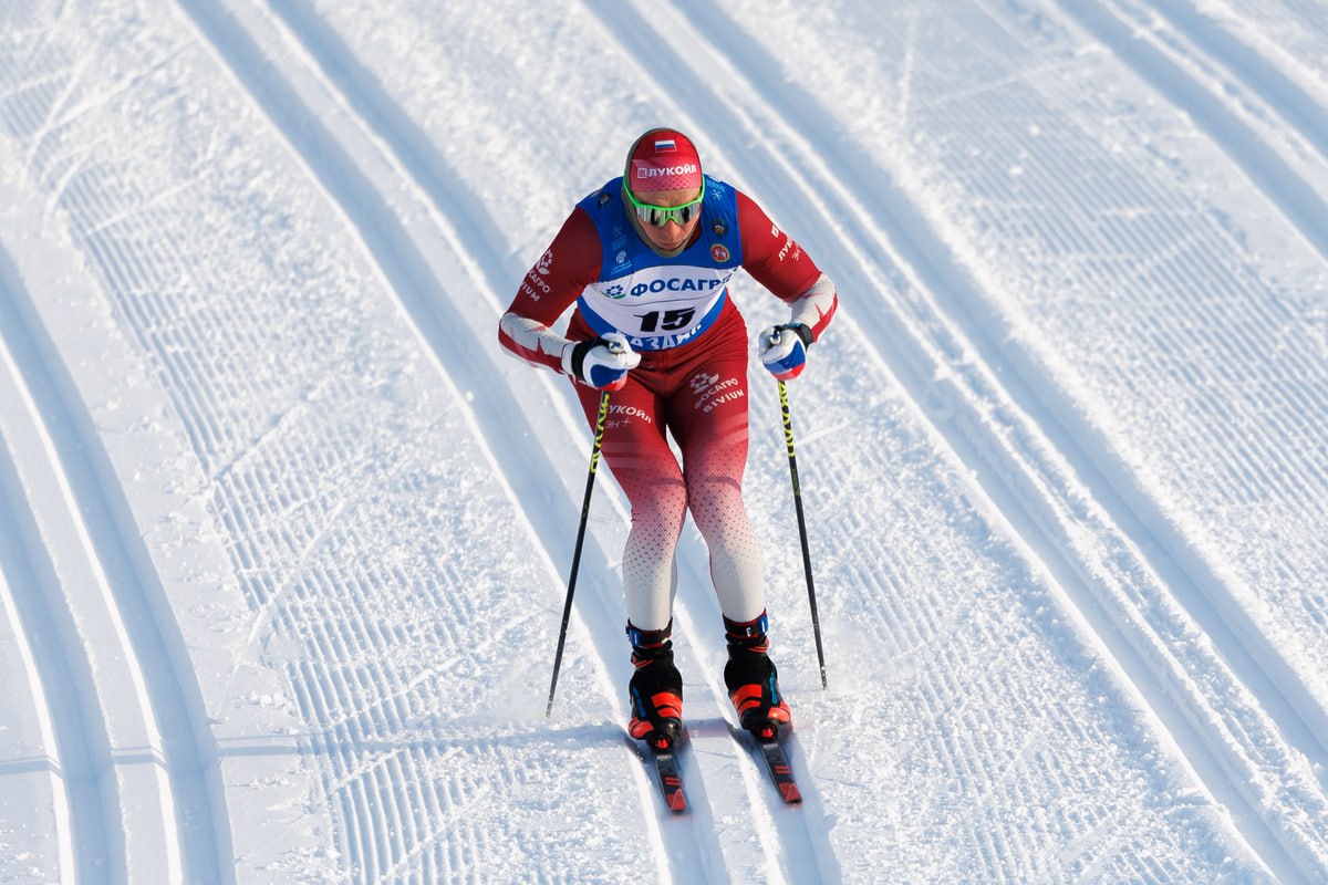 Команда Большунова и Степановой выиграла эстафету на чемпионате России