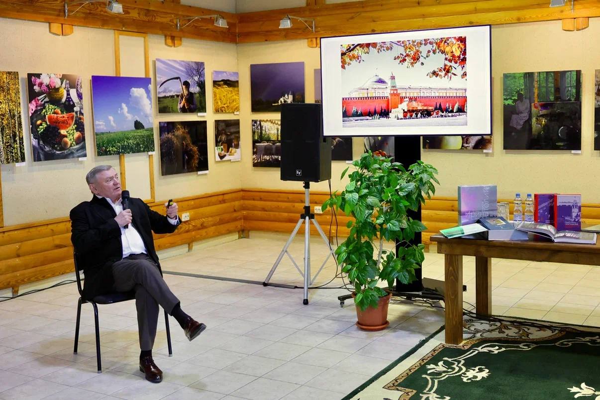 Символично, что именно в первый день весны свой день рождения отмечает фонд, в названии которого заложена та же суть – «Возрождение» Символично, что именно в первый день весны свой день рождения отмечает фонд, в названии которого заложена та же суть – «Возрождение»