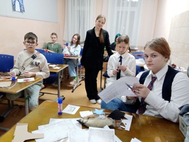 Социальные гостиные продолжают вести работу