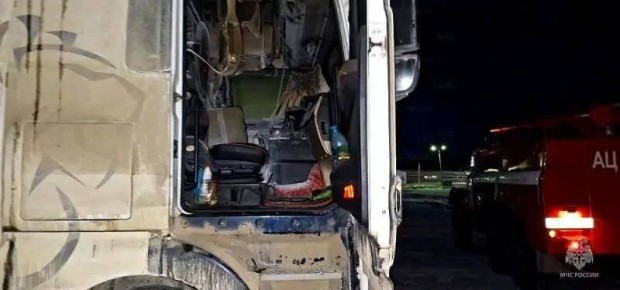 Огонь забрал жизнь человека минувшей ночью на трассе Тюмень — Ханты-Мансийск: там загорелся большегруз