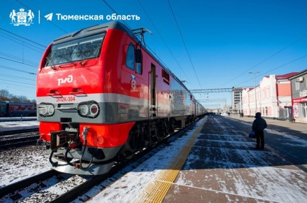 В Тюмени вагоны сошли с путей и перекрыли дорогу поездам