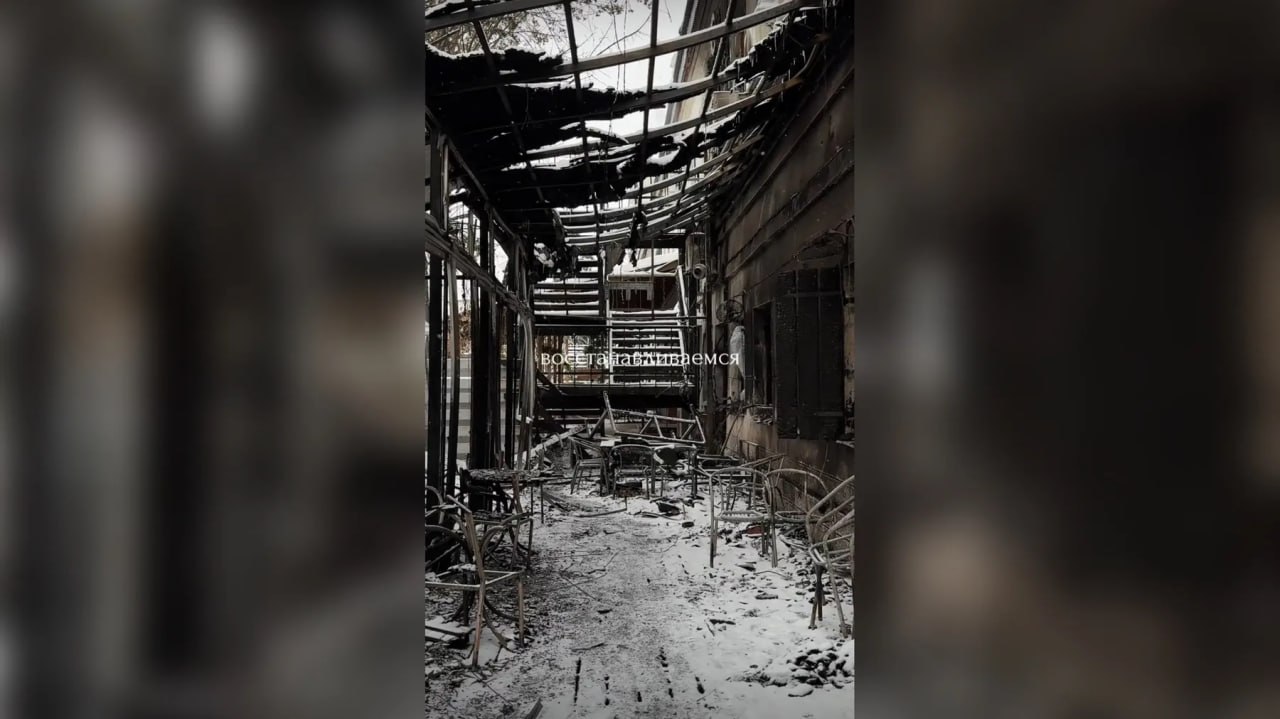 В Тюмени сгорел известный устричный ресторан «Лодка»