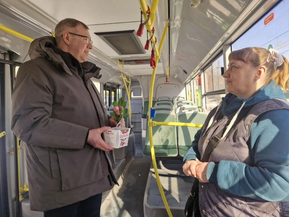 Добрые слова и нежные цветы в подарок