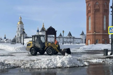 Рабочий объезд города: контроль паводковой ситуации и уборки