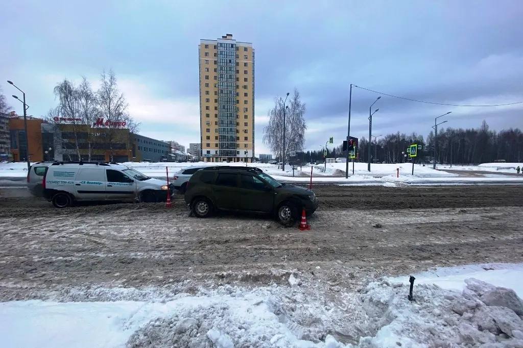 В Тобольске пострадала 9-летняя девочка из-за водителя-нарушителя В Тобольске пострадала 9-летняя девочка из-за водителя-нарушителя