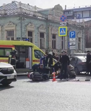 В Тюмени накануне произошло ДТП с участием мопеда и легковушки