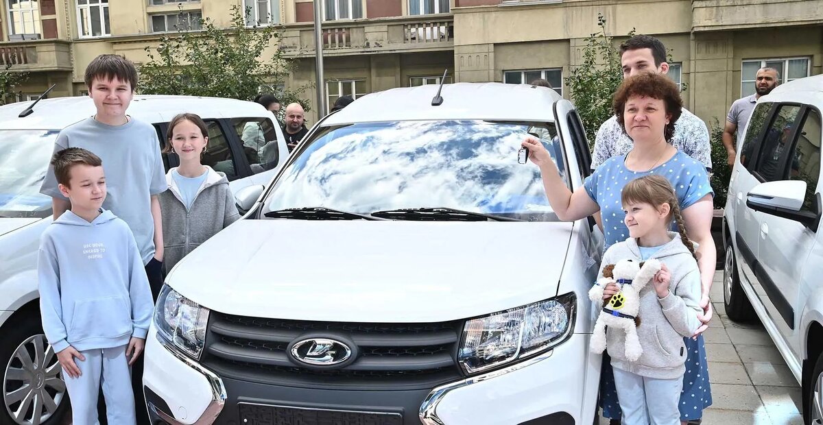 Многодетным семьям предложили использовать маткапитал на покупку автомобилей