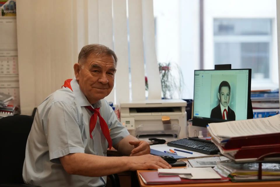 День пионерии: частица знамени алеет День пионерии: частица знамени алеет