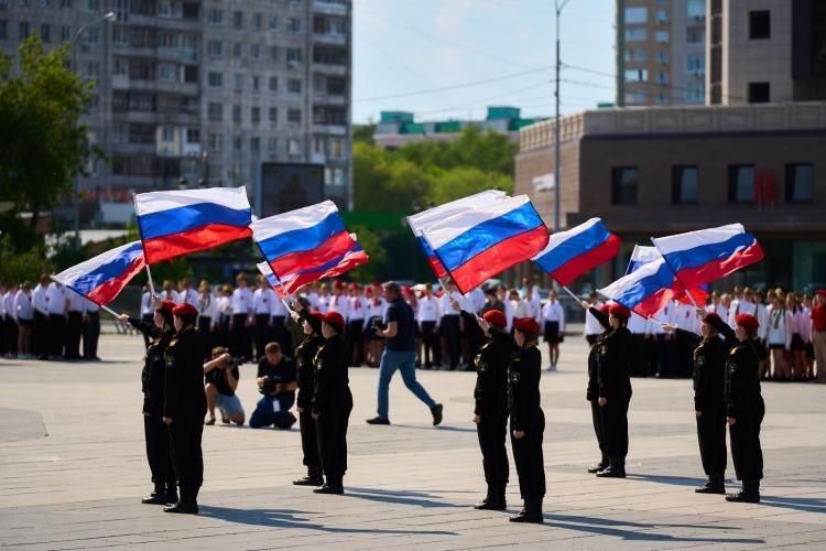 Городской смотр строя и песни прошел 19 мая на площади 400летия Тюмени, подарив участникам и зрителям яркий патриотический праздник Городской смотр строя и песни прошел 19 мая на площади 400летия Тюмени, подарив участникам и зрителям яркий патриотический праздник