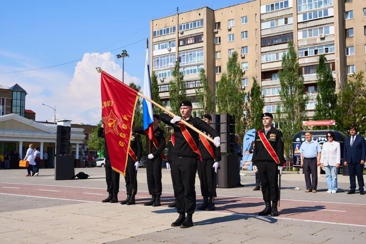 Городской смотр строя и песни прошел 19 мая на площади 400летия Тюмени, подарив участникам и зрителям яркий патриотический праздник Городской смотр строя и песни прошел 19 мая на площади 400летия Тюмени, подарив участникам и зрителям яркий патриотический праздник