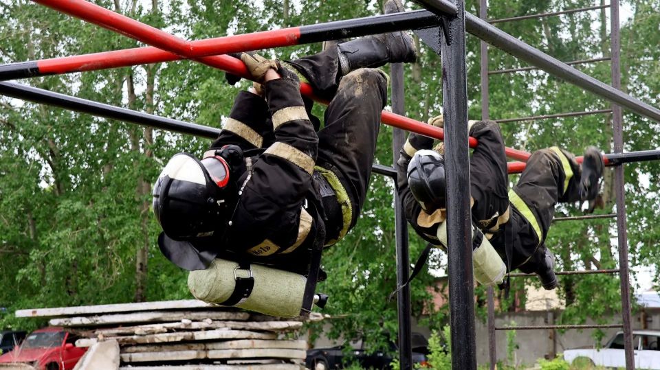 В Тюмени прошли областные соревнования звеньев ГДЗС В Тюмени прошли областные соревнования звеньев ГДЗС