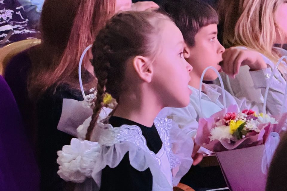 Большим ярким гала-концертом завершился фестиваль детского творчества «Звёздный рой» Большим ярким гала-концертом завершился фестиваль детского творчества «Звёздный рой»