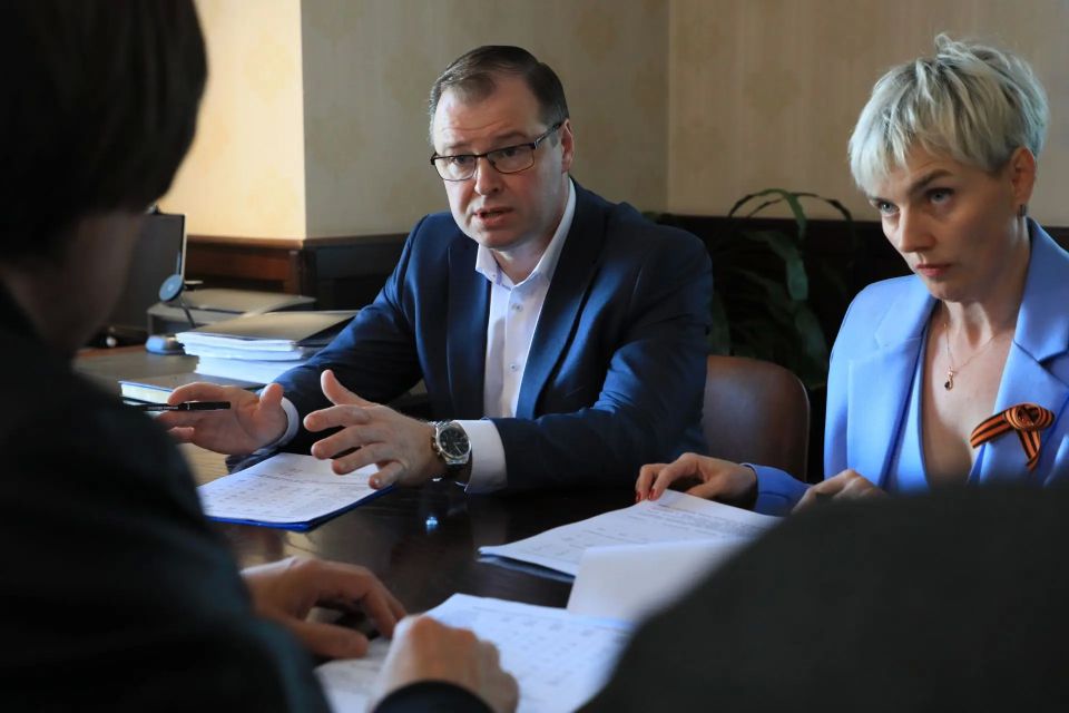 Максим Афанасьев: Когда я учился в школе, мечтал, чтобы у нас был теннисный стол, где бы можно было размяться с ракеткой на переменах Максим Афанасьев: Когда я учился в школе, мечтал, чтобы у нас был теннисный стол, где бы можно было размяться с ракеткой на переменах