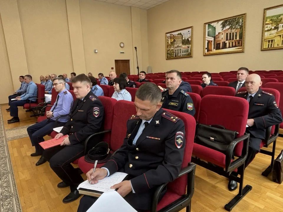 Сегодня под председательством прокурора Тюменской области Александра Попова состоялось координационное совещание руководителей правоохранительных органов, посвященное вопросам противодействия коррупции Сегодня под председательством прокурора Тюменской области Александра Попова состоялось координационное совещание руководителей правоохранительных органов, посвященное вопросам противодействия коррупции