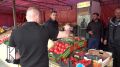 С начала июня со стихийных прилавков в Тюмени изъято уже больше 200 килограммов овощей, фруктов и ягод