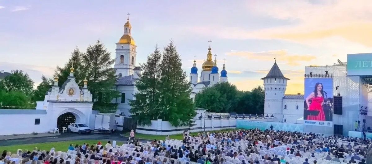 Красивые летние кадры с фестиваля «Лето в Тобольском кремле» Красивые летние кадры с фестиваля «Лето в Тобольском кремле»