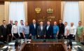 Александр Моор встретился с участниками президентской программы "Время героев", которые завершили стажировку в Тюменской области