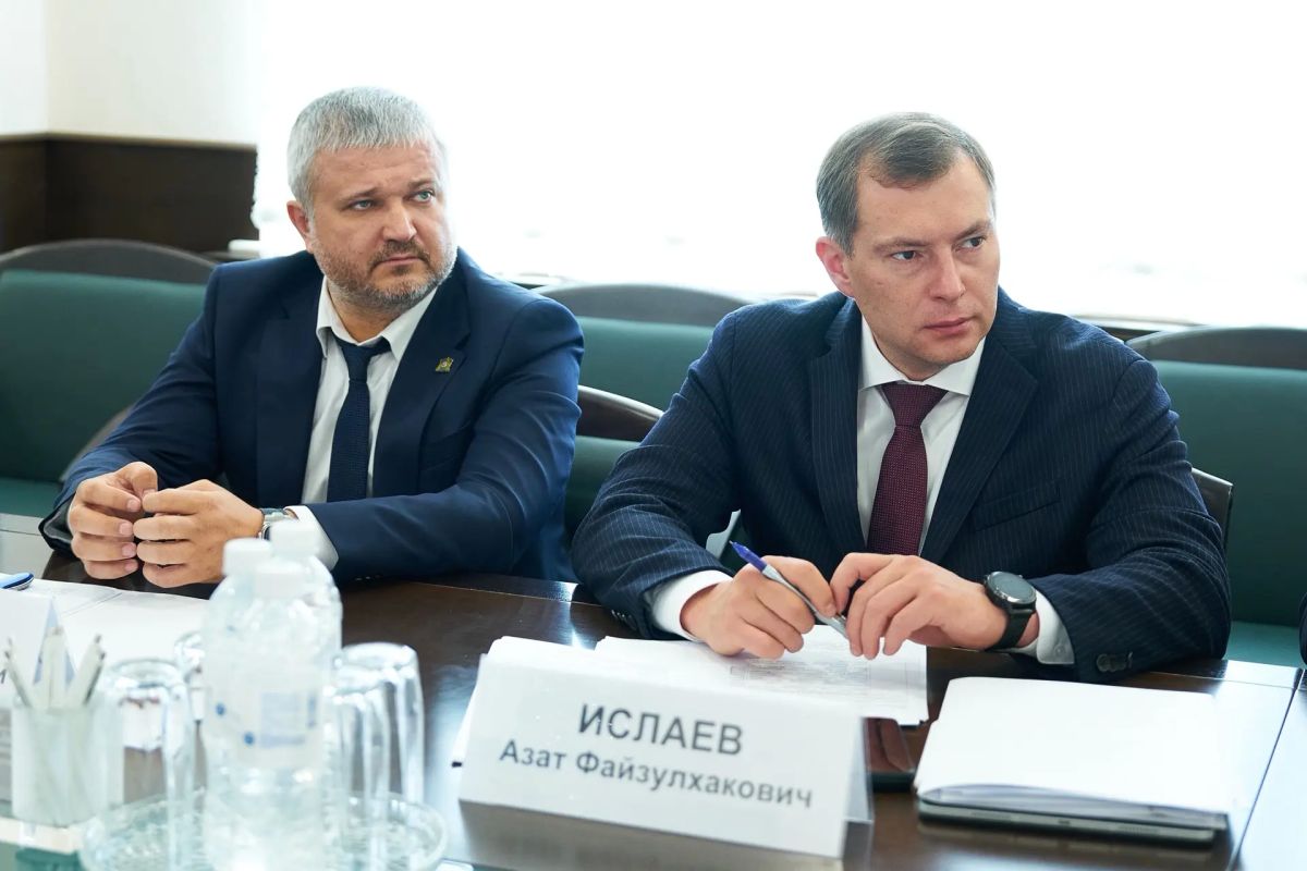 Руслан Кухарук: По поручению Президента РФ Владимира Владимировича Путина провел личный прием граждан, по итогам которого дал ряд поручений. Руслан Кухарук: По поручению Президента РФ Владимира Владимировича Путина провел личный прием граждан, по итогам которого дал ряд поручений.