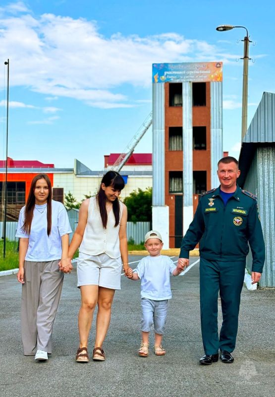 Семья — надёжный тыл пожарного Семья — надёжный тыл пожарного