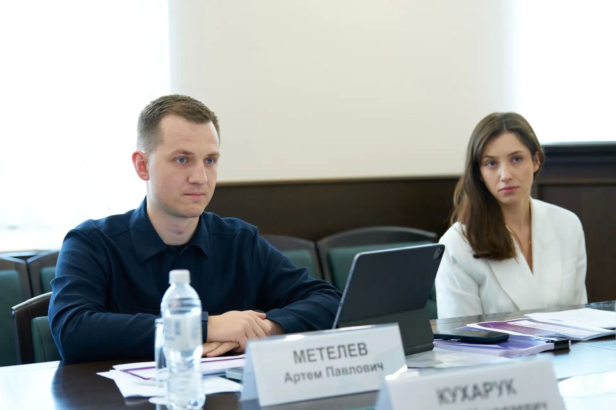 Руслан Кухарук: Провел рабочую встречу с председателем Комитета Государственной Думы по молодежной политике, председателем совета Ассоциации «Добро.рф» Артемом Павловичем Метелевым и со статс-секретарем, заместителем... Руслан Кухарук: Провел рабочую встречу с председателем Комитета Государственной Думы по молодежной политике, председателем совета Ассоциации «Добро.рф» Артемом Павловичем Метелевым и со статс-секретарем, заместителем...