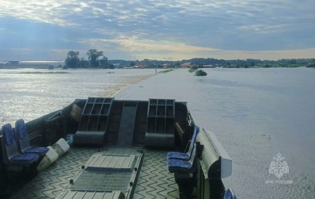 Сотрудники МЧС Тюменской области оказывают помощь в ликвидации ЧС на территории соседнего региона Сотрудники МЧС Тюменской области оказывают помощь в ликвидации ЧС на территории соседнего региона