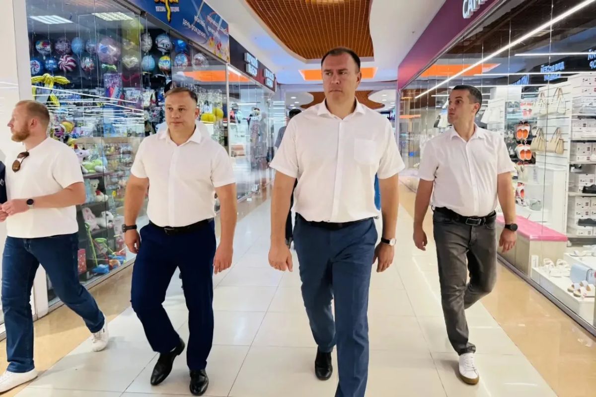 Провел предпринимательский час на площадках «Северного» и ТЦ «РИО» Провел предпринимательский час на площадках «Северного» и ТЦ «РИО»